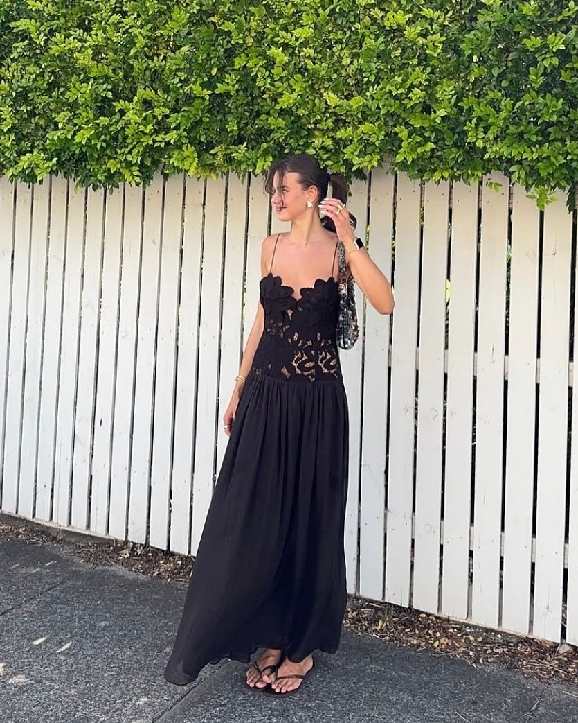Rochie de seară Kelli din plasă dantelată cu guler halter