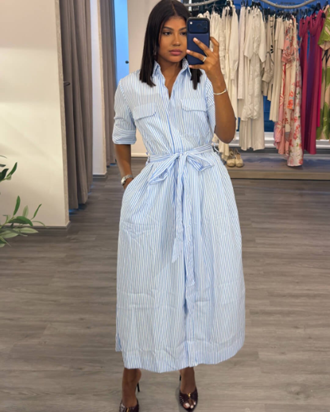 Rochie maxi Winona în dungi cu guler cu șiret