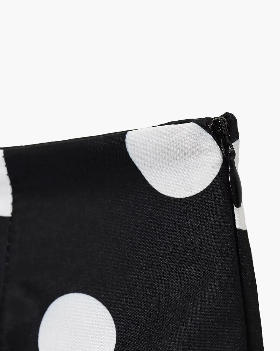Pantaloni scurți mini Marjorie cu talie înaltă și buline