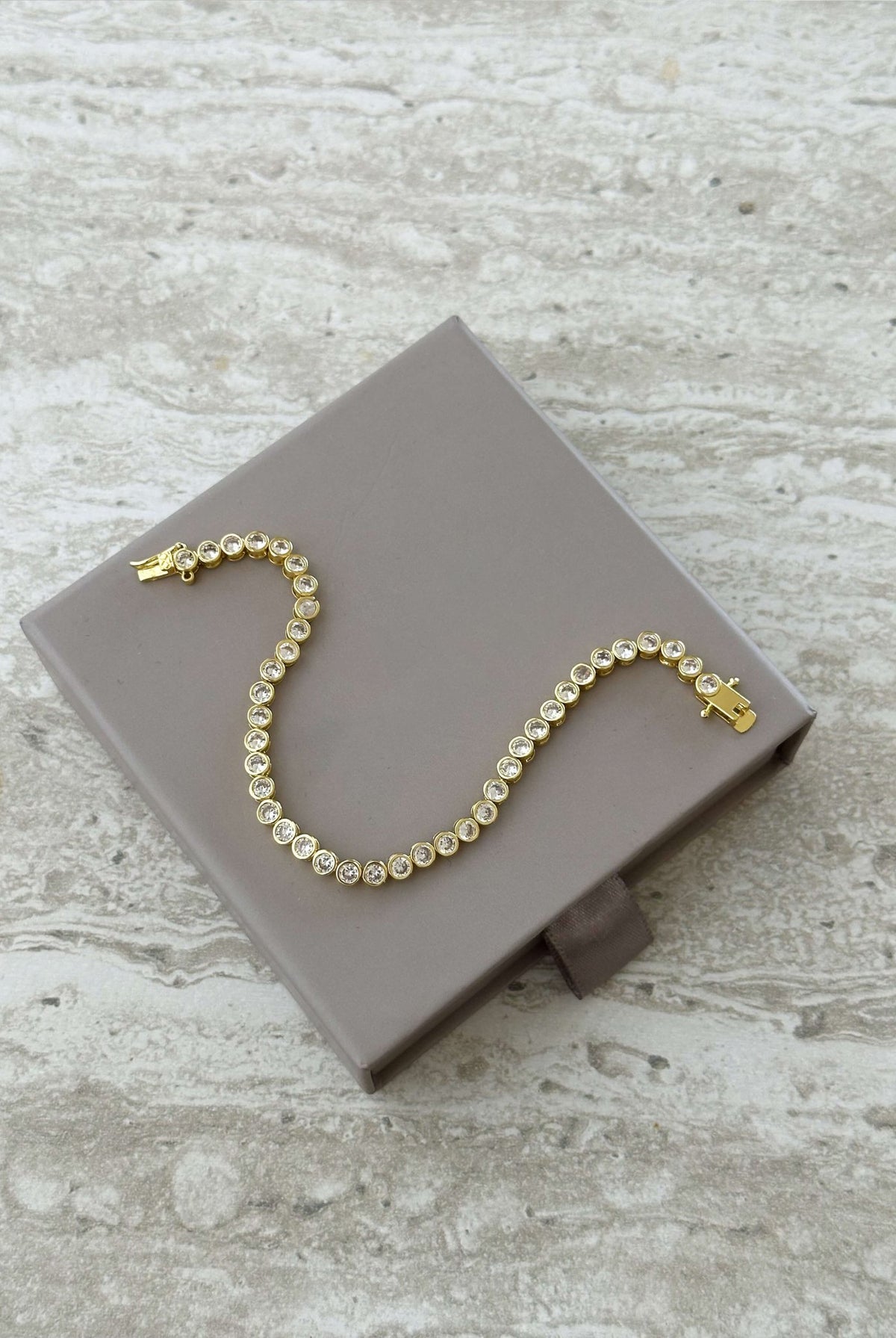 ZEYA - Alba Bezel Tennis Bracelet