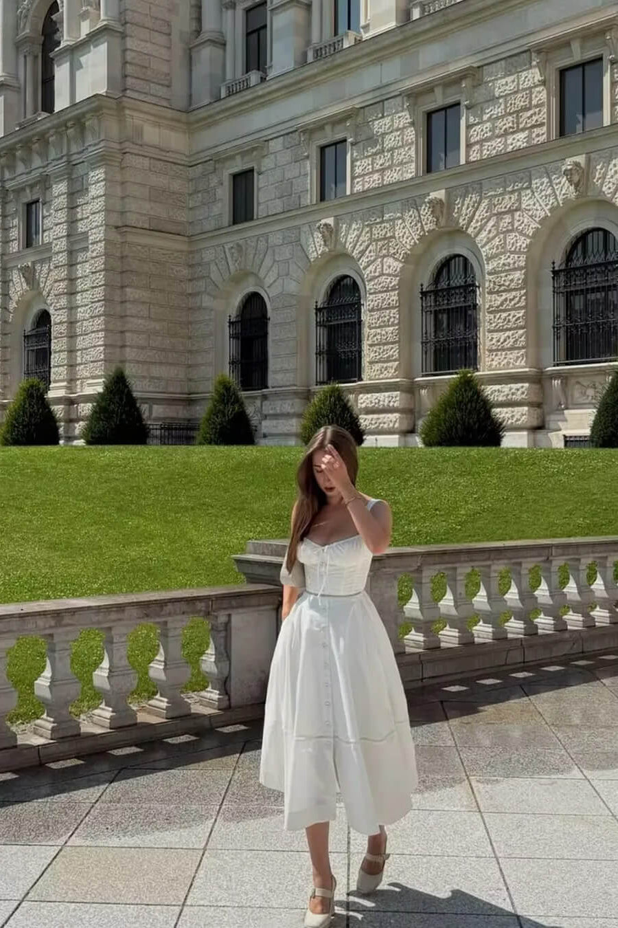ZEYA - Lori Sleeveless Sweetheart Midi Dress