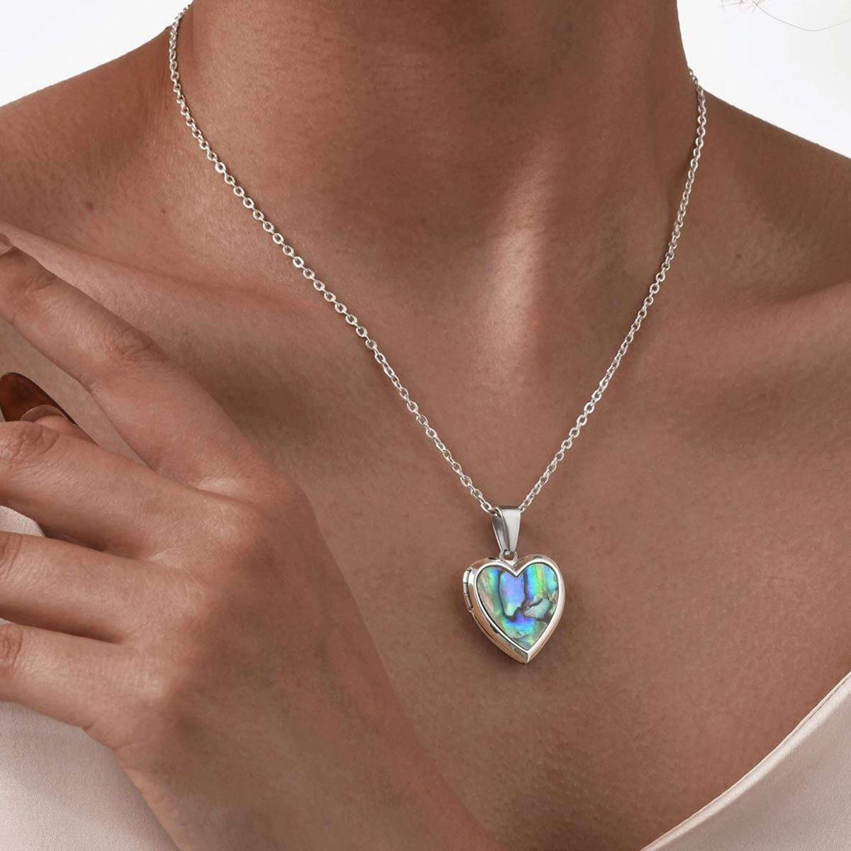 ZEYA - Selene Heart Locket Necklace