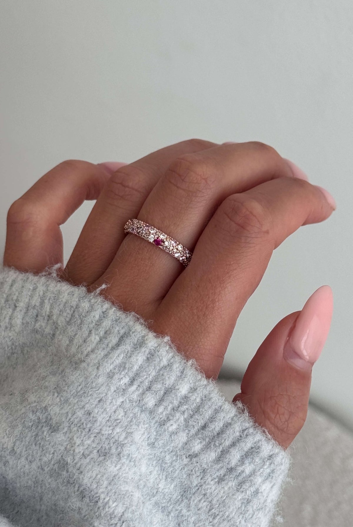ZEYA - Valentina Gradient Rhinestone Band Ring
