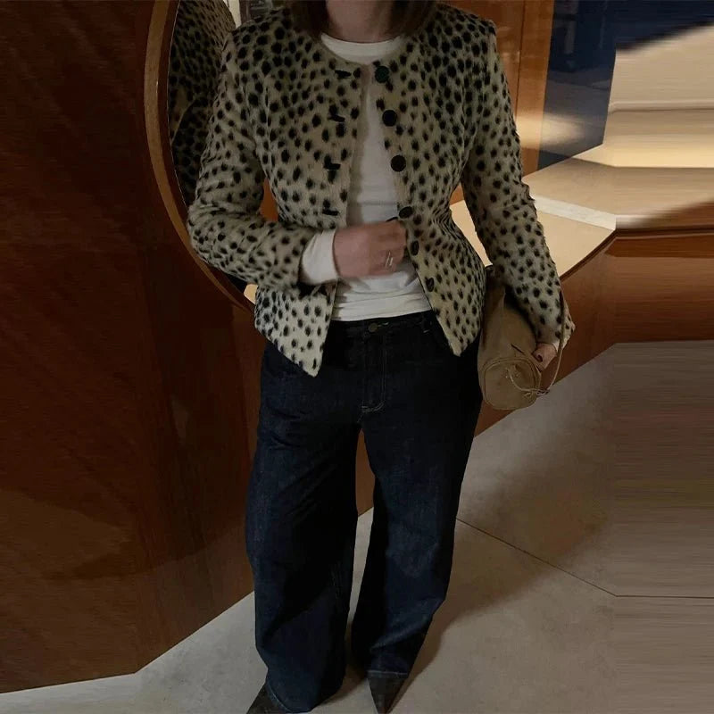 Krátká bunda Katie z umělé kožešiny s leopardím vzorem