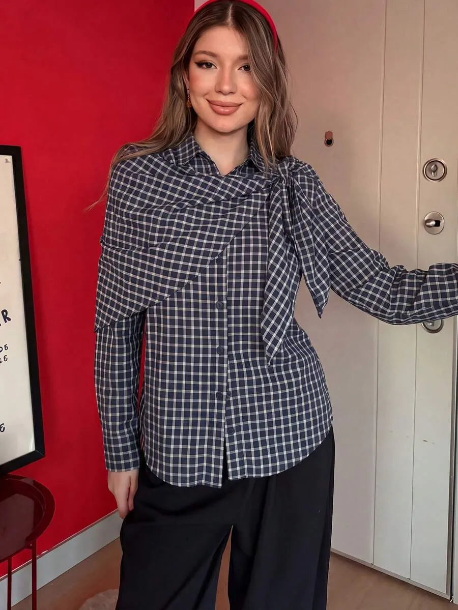 Nicole ternet skjorte med tørklæde