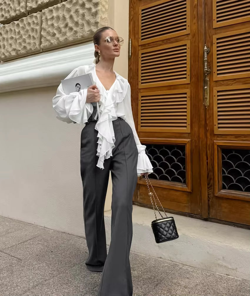 Blusa Monica con fiocco al collo e volant