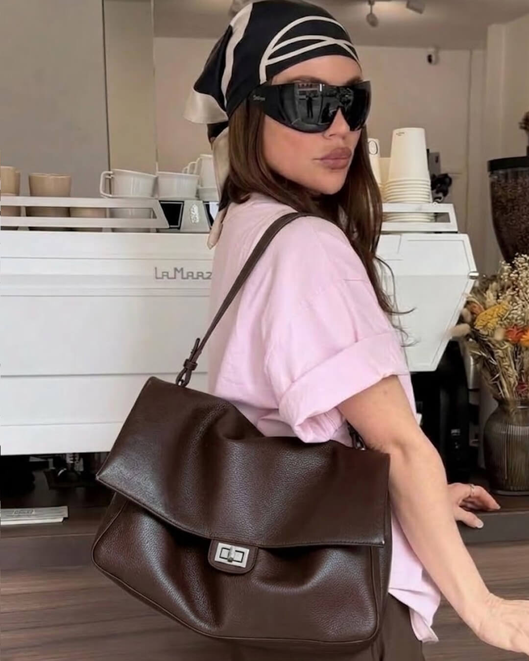 Ava Maxi Flap Lederschultertasche
