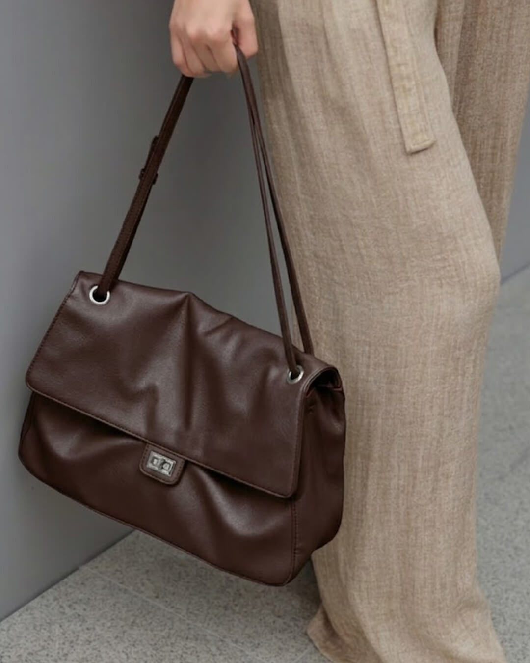 Ava Maxi Flap Lederschultertasche