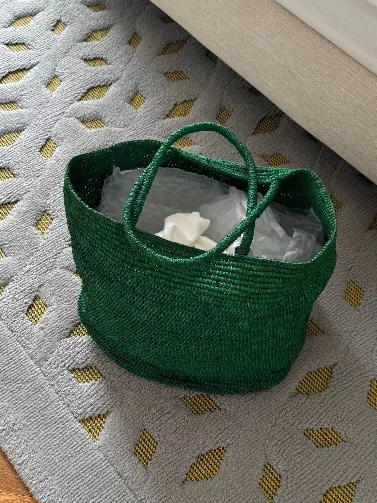 Vivienne käsin kudottu rottinkikassi