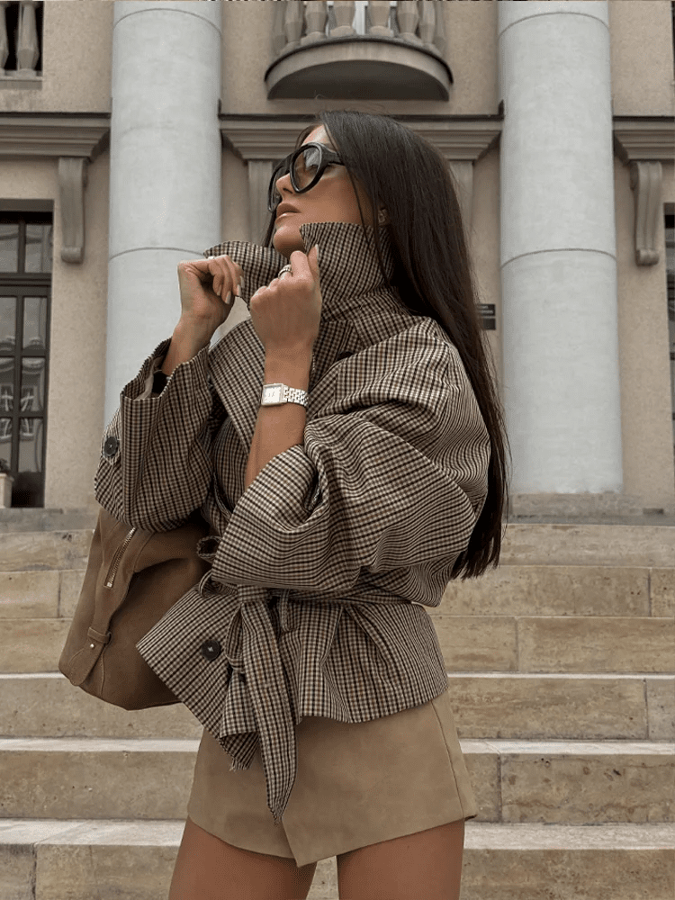 Gabardina Fiona aos Quadrados com Gola Alta
