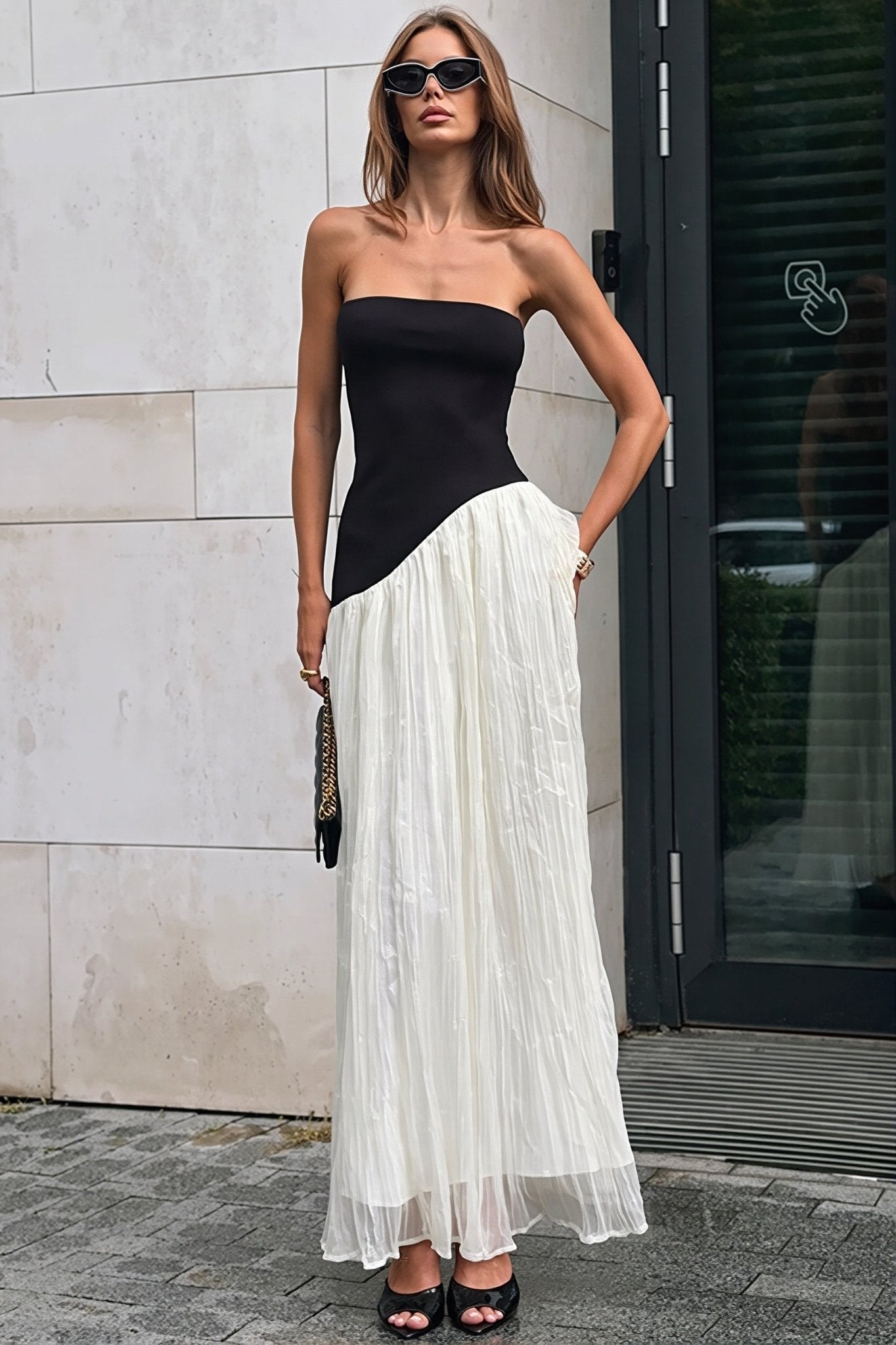 Tessa Φόρεμα Maxi με Αντίθεση και Ασύμμετρο Σχέδιο