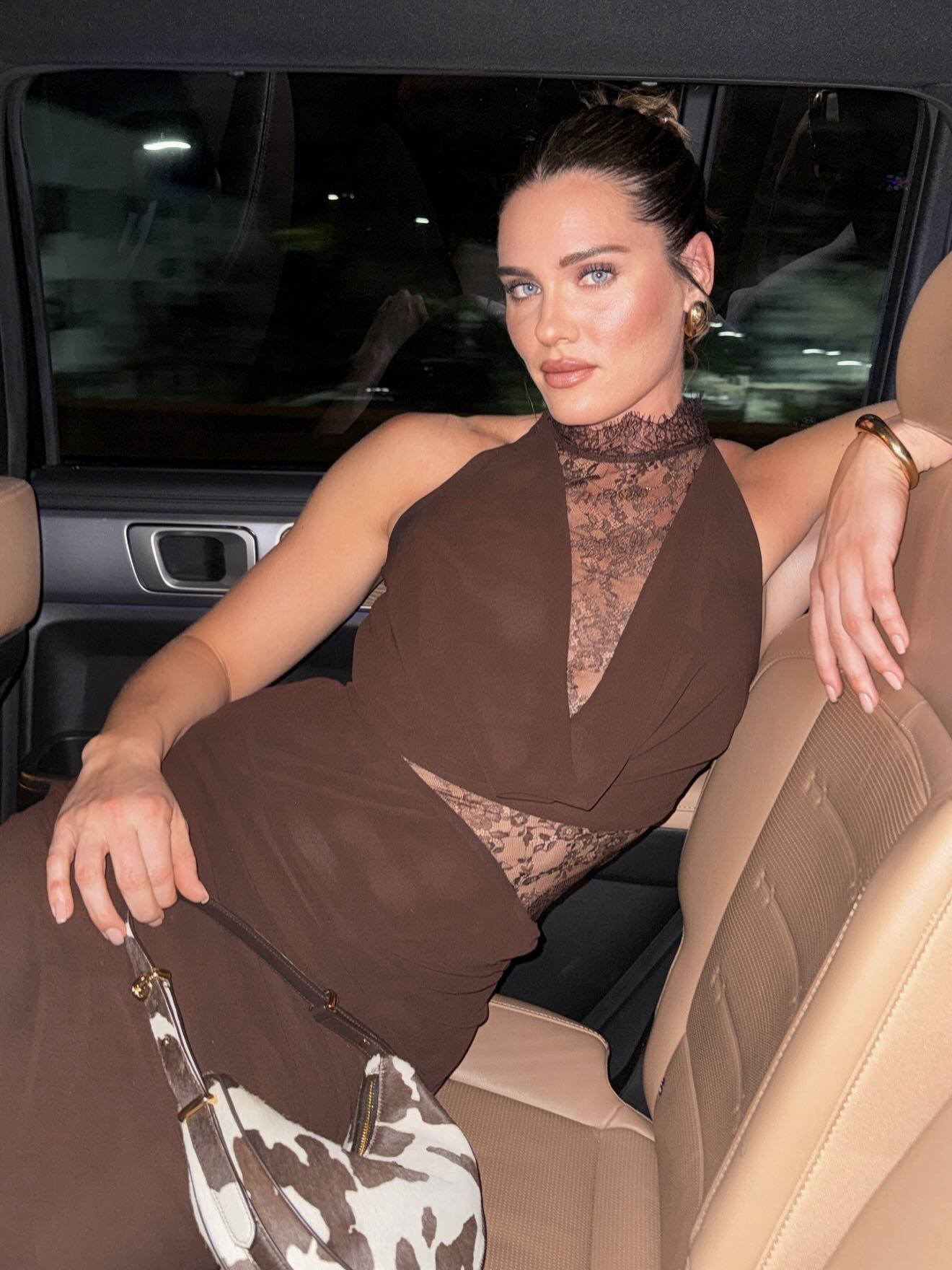 Rochie maxi Sienna din dantelă cu guler halter