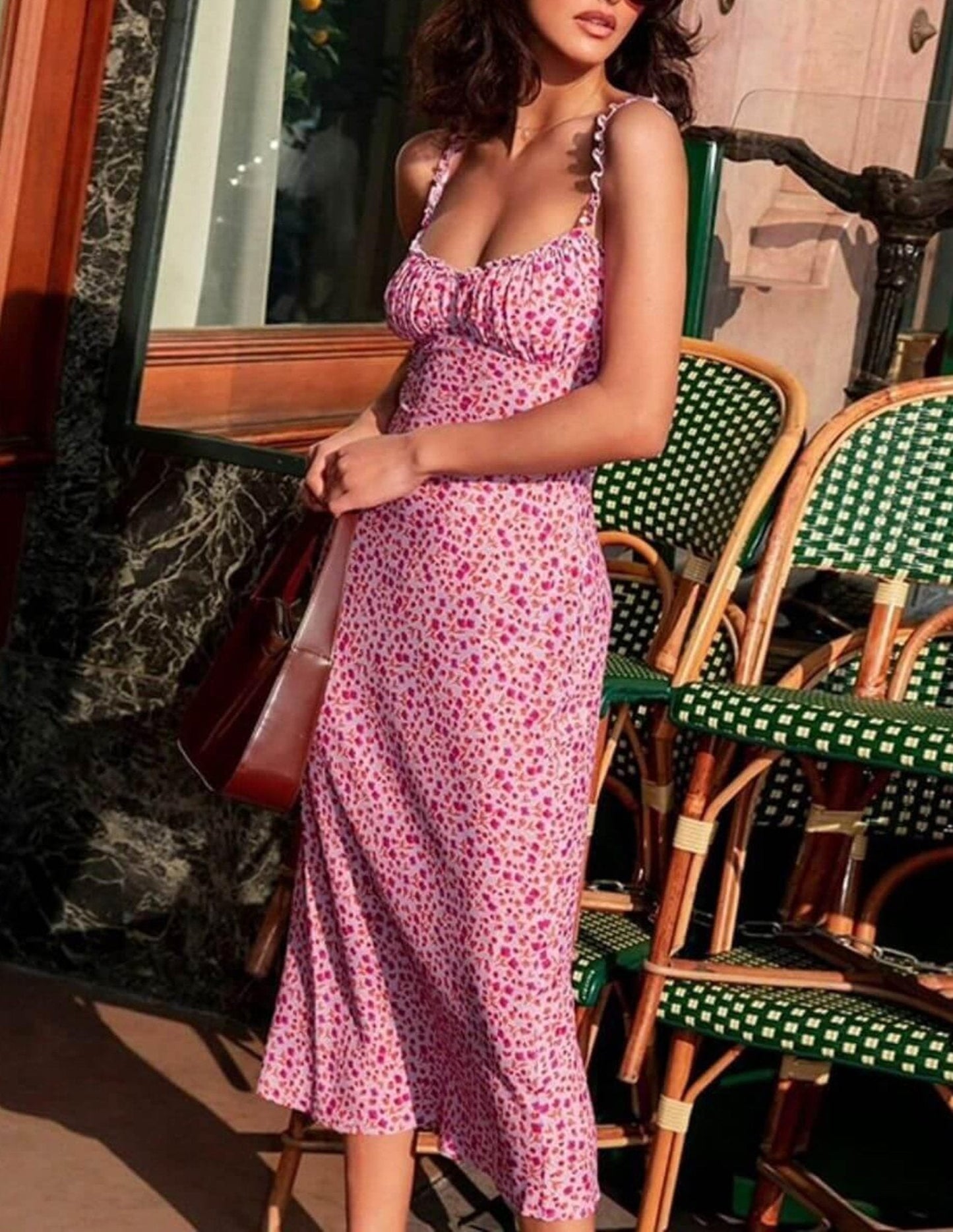 Rochie midi Maren cu volane, florală și cu spatele gol