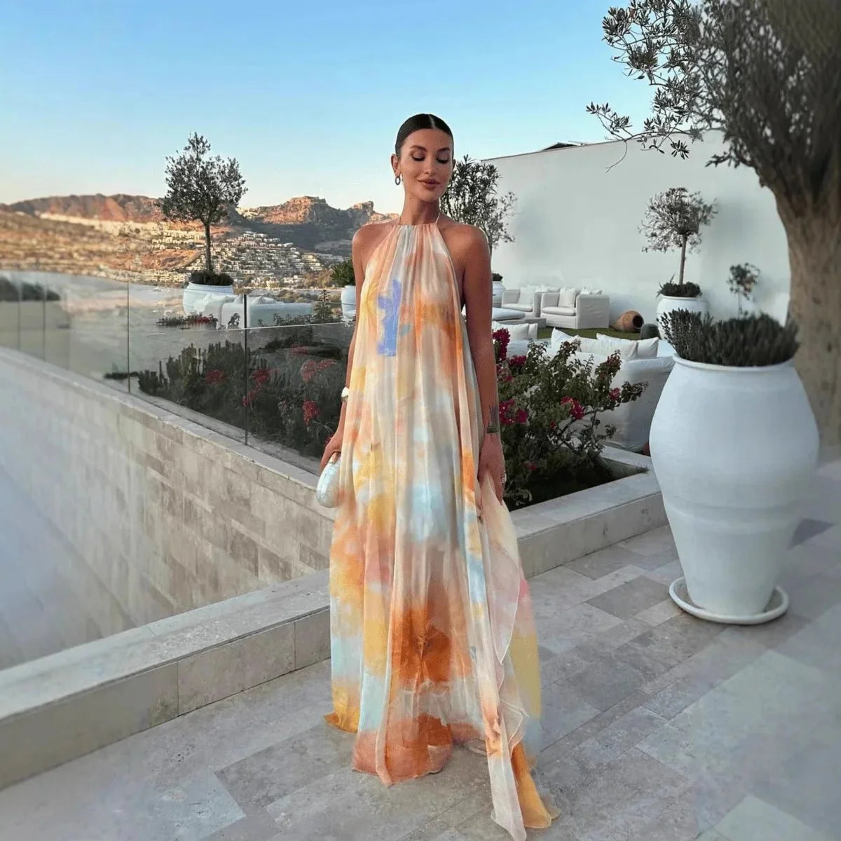 Rochie maxi Megan cu guler halter și șireturi