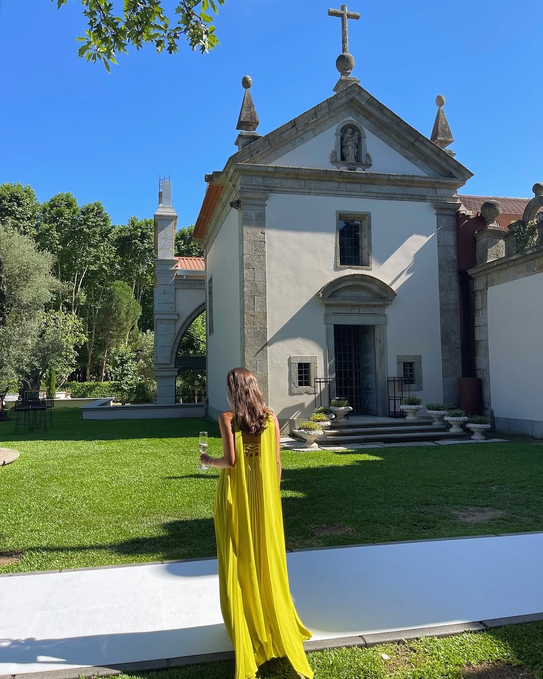 Robe longue Cassie à fronces et col bénitier