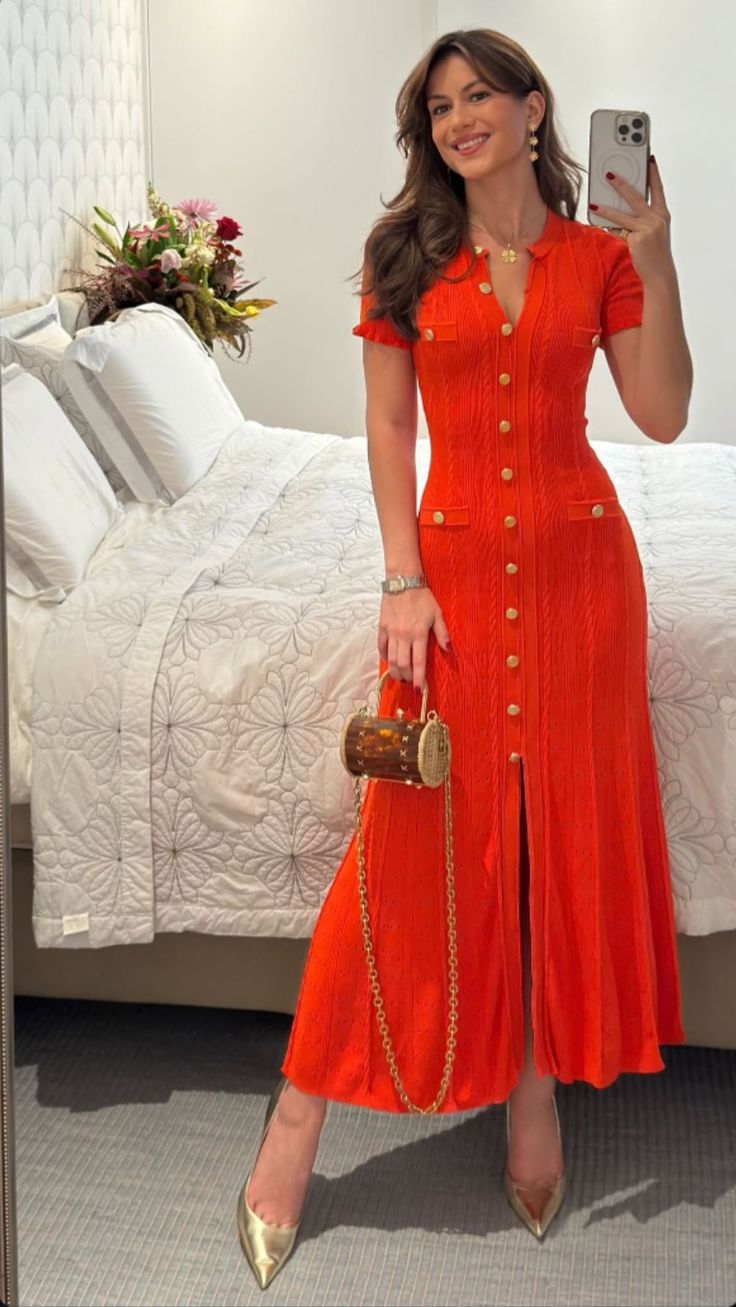 Rochie midi tricotată Margot cu nasturi în față