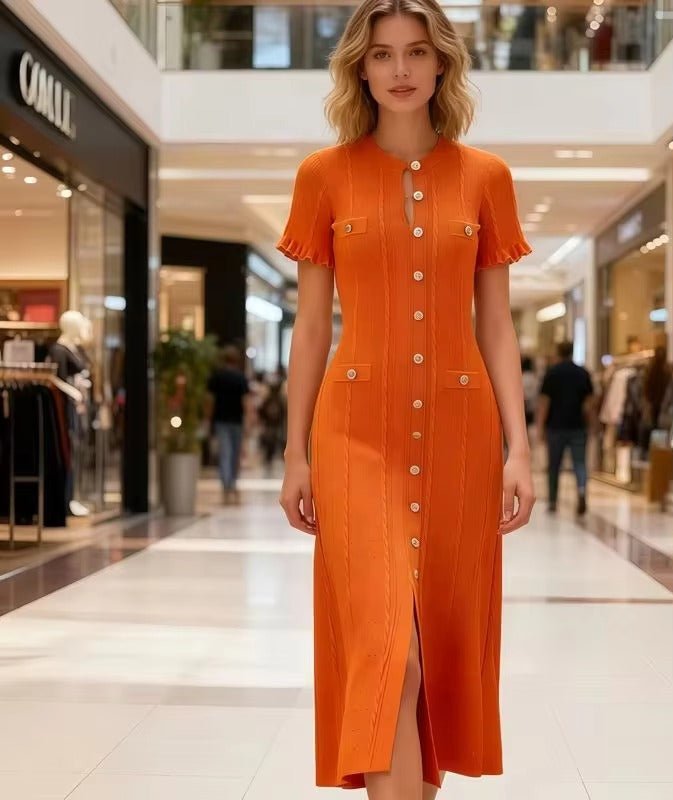 Rochie midi tricotată Margot cu nasturi în față