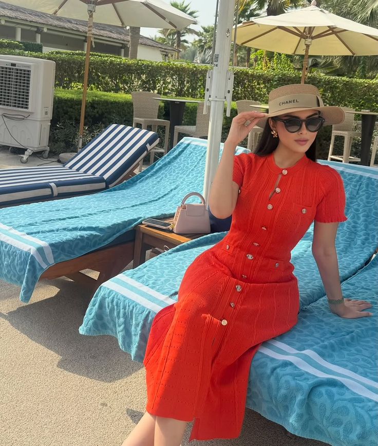 Rochie midi tricotată Margot cu nasturi în față