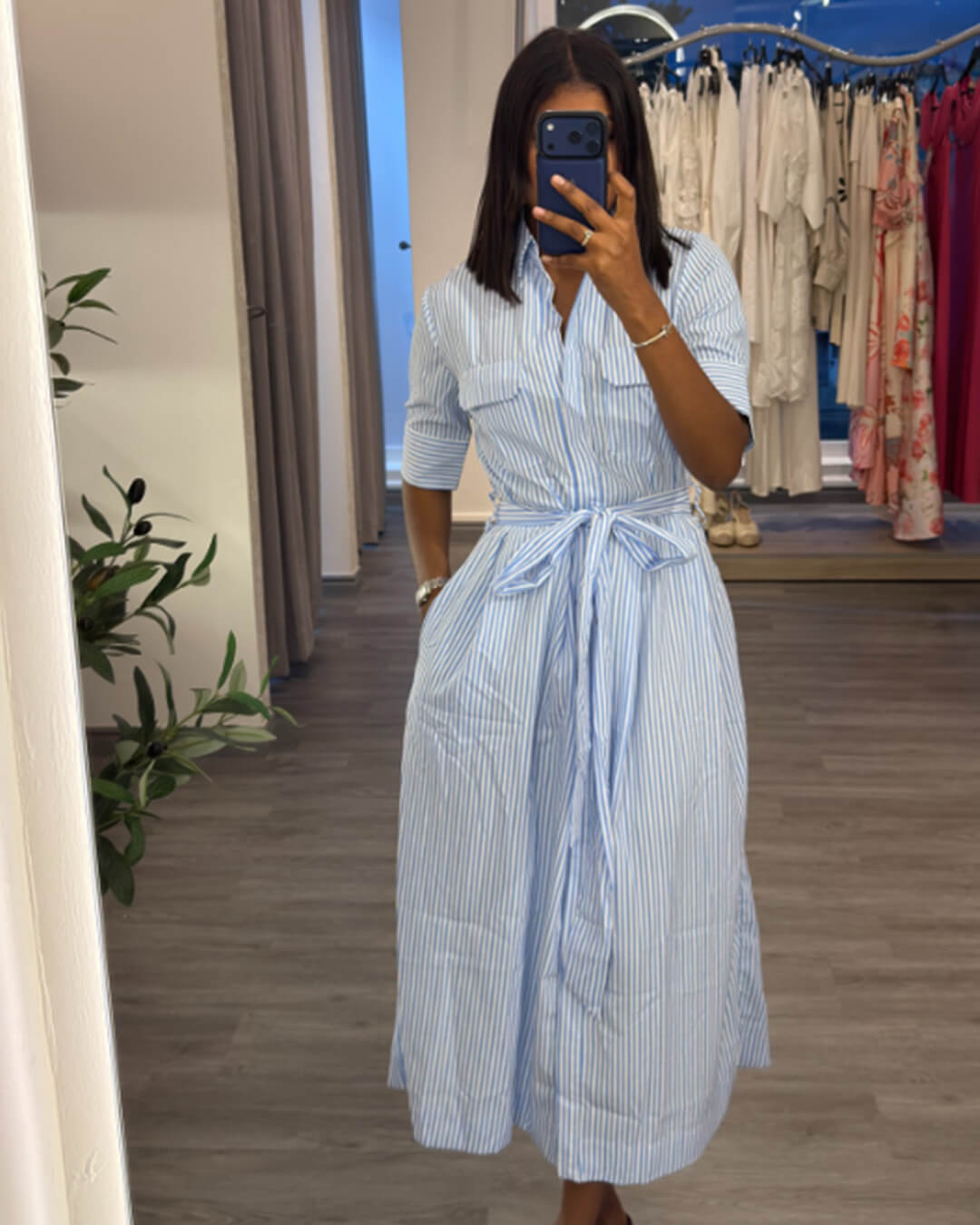 Rochie maxi Winona în dungi cu guler cu șiret