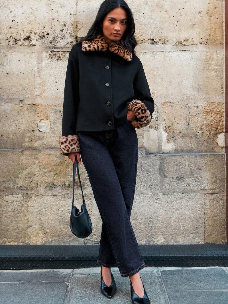 Lily Leopard jakke med fuskepelskrage og knapper