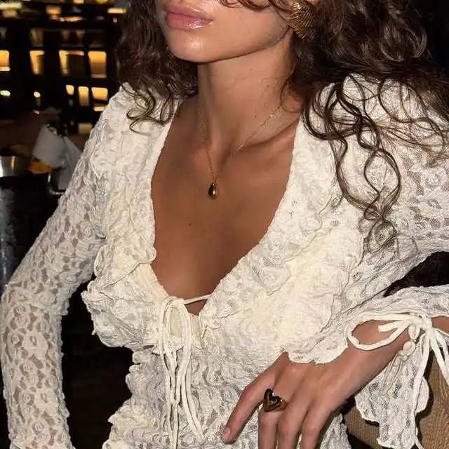 Μπλούζα Audrey με διπλό γιακά από δαντέλα