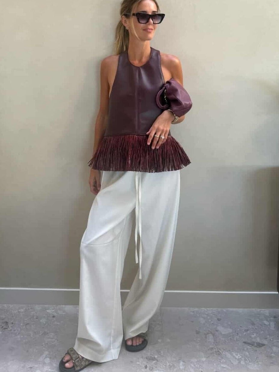 Gina halter top z umělé kůže s třásněmi
