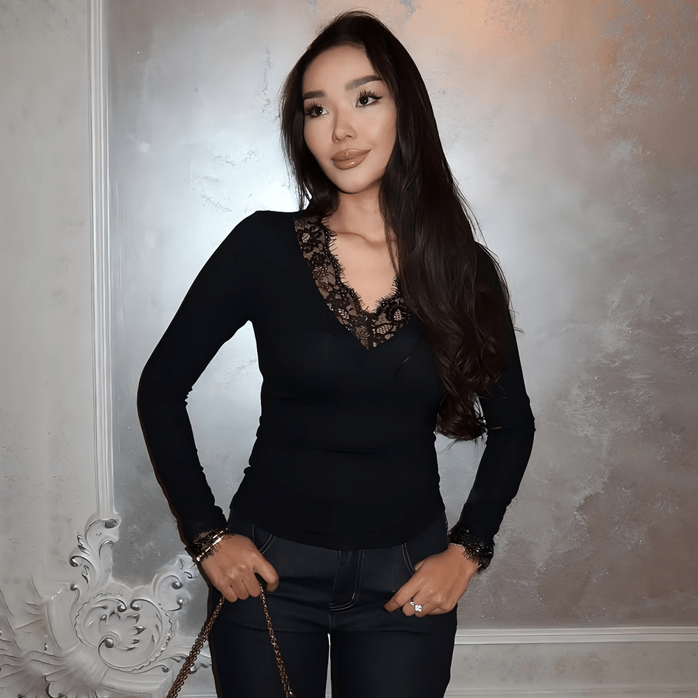 ZEYA - Antonia Lace V-Neck Slim-Fit Top