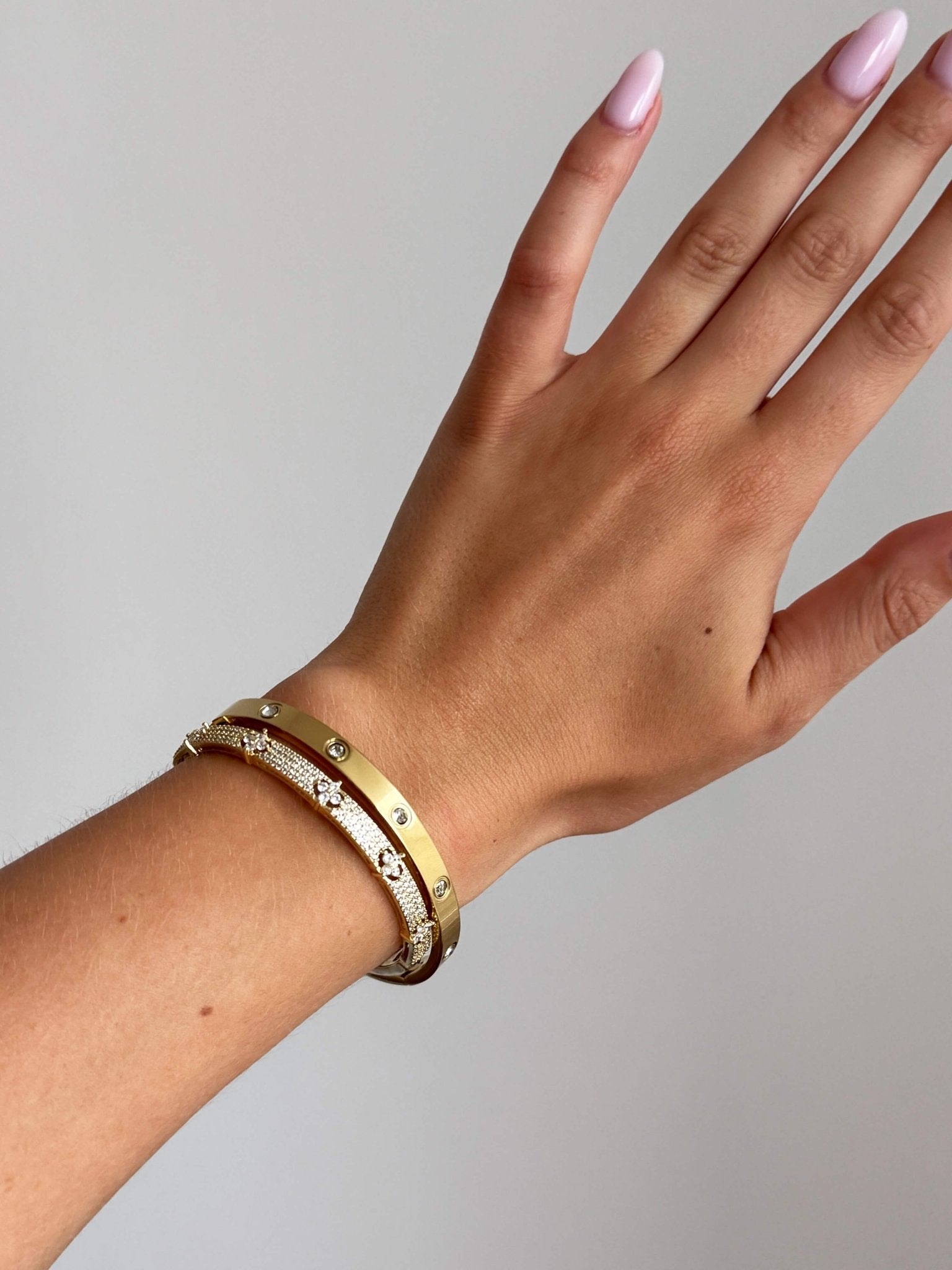 ZEYA - Camille Cuff