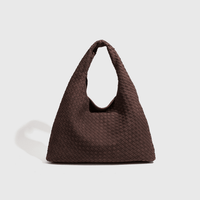 Geantă shopper Clara împletită din piele ecologică întoarsă