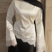 Haut Danica en satin et dentelle à manches longues