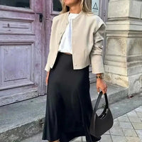 Hilde Midikjol i svart satin med hög midja