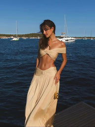 Hilde off-shoulder twist crop top sæt
