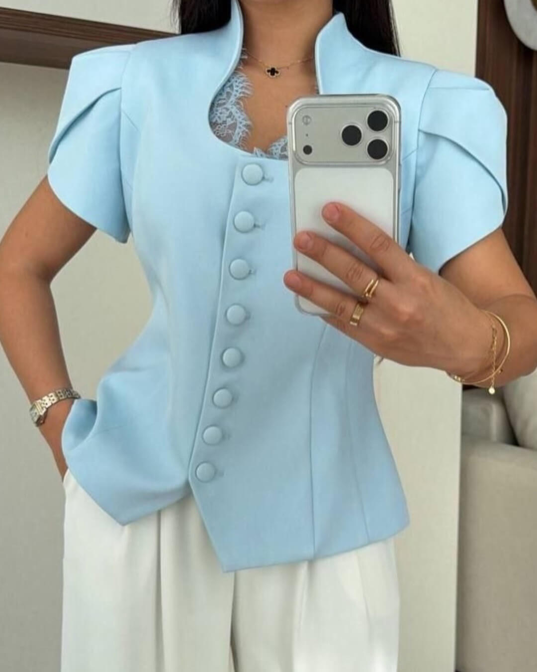 Leah top s knoflíkovou légou a stojáčkem