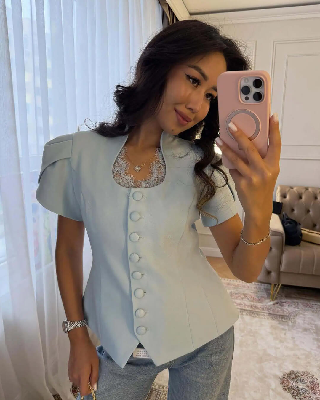Leah top s knoflíkovou légou a stojáčkem
