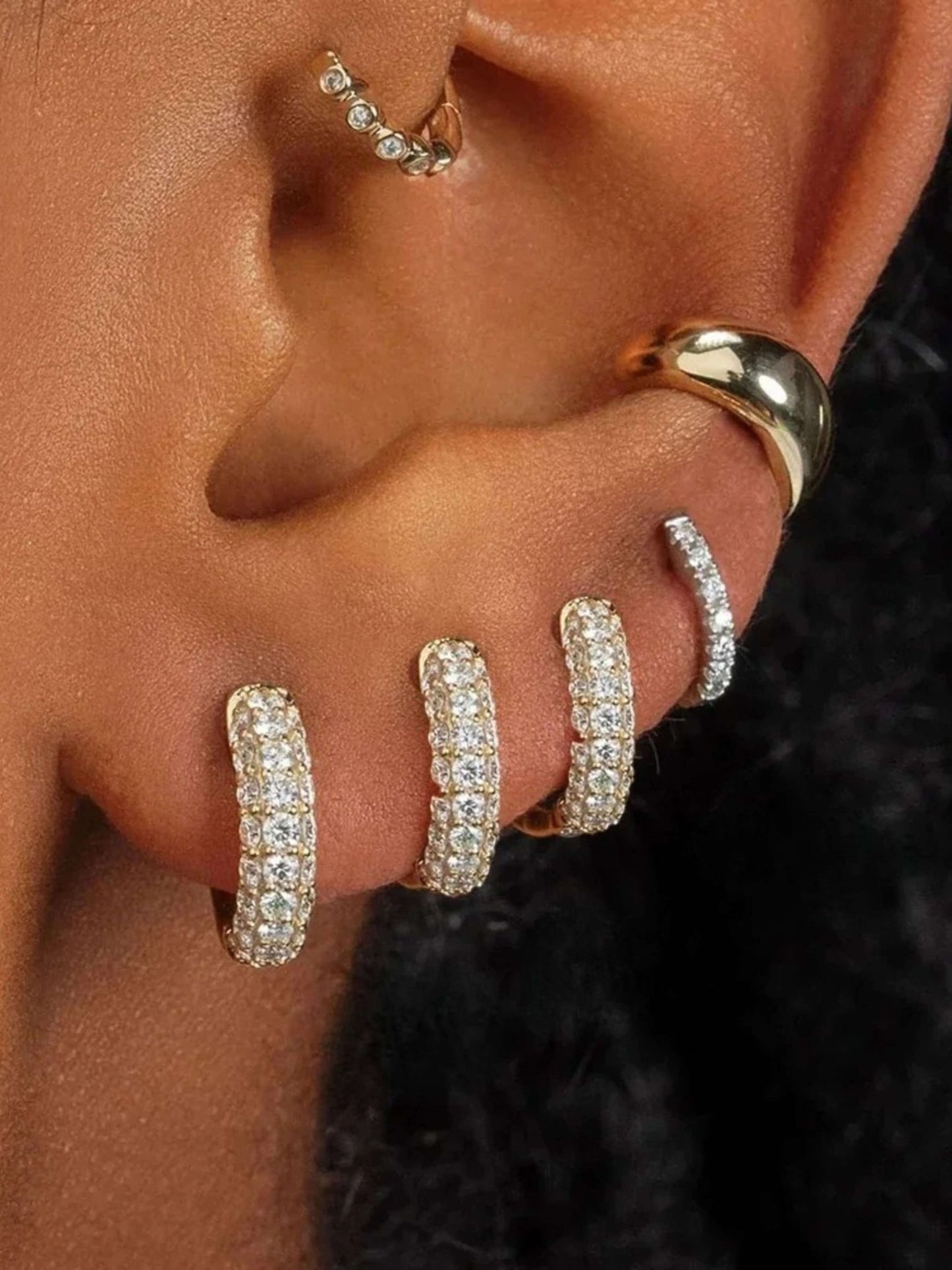ZEYA - Juliette - Earrings with Zirconia Stones, Minimalist Hoop Design for Women
