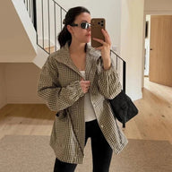 Sarah vintage károvaná bunda so zúženým pásom