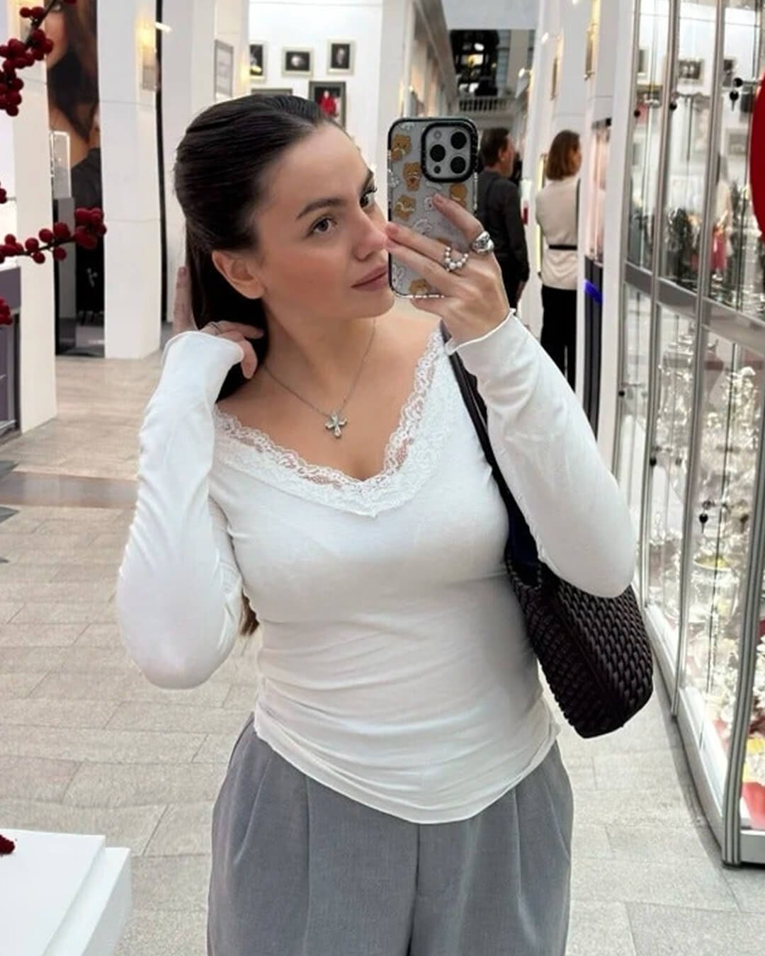 ZEYA - Sienna V - Neck Lace Top